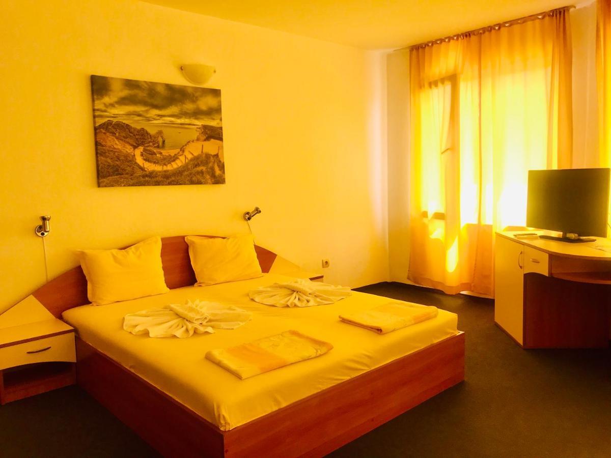 Family Hotel Friends Primorsko Exterior foto