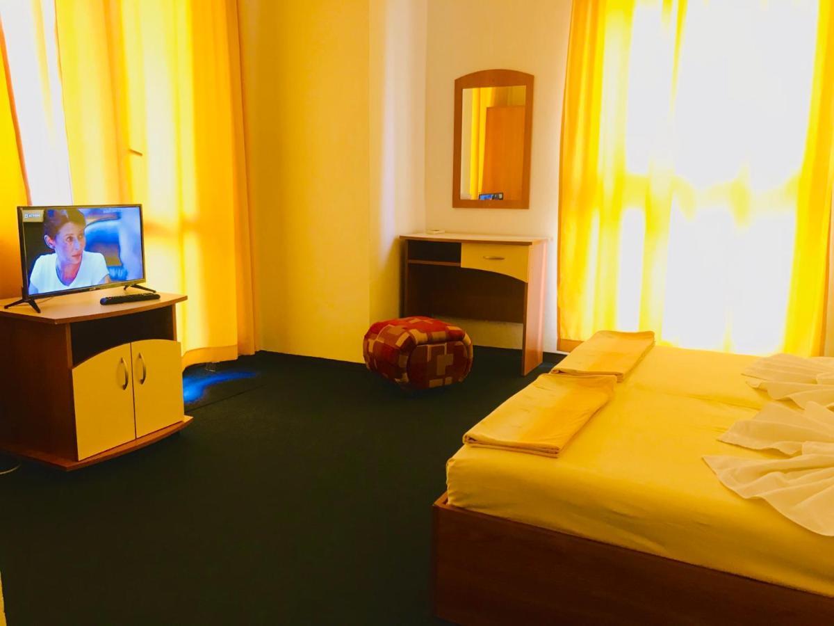 Family Hotel Friends Primorsko Exterior foto