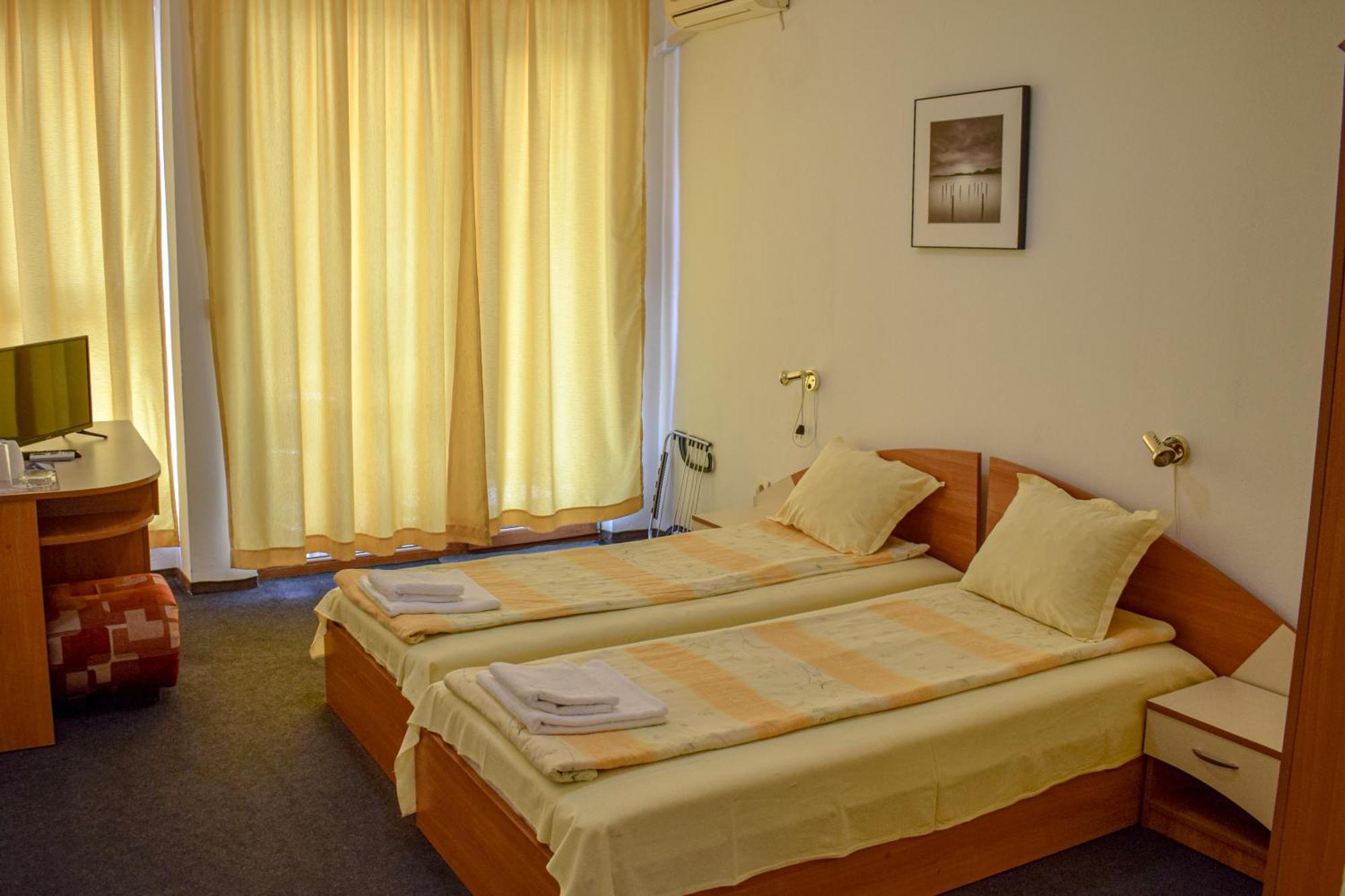 Family Hotel Friends Primorsko Exterior foto