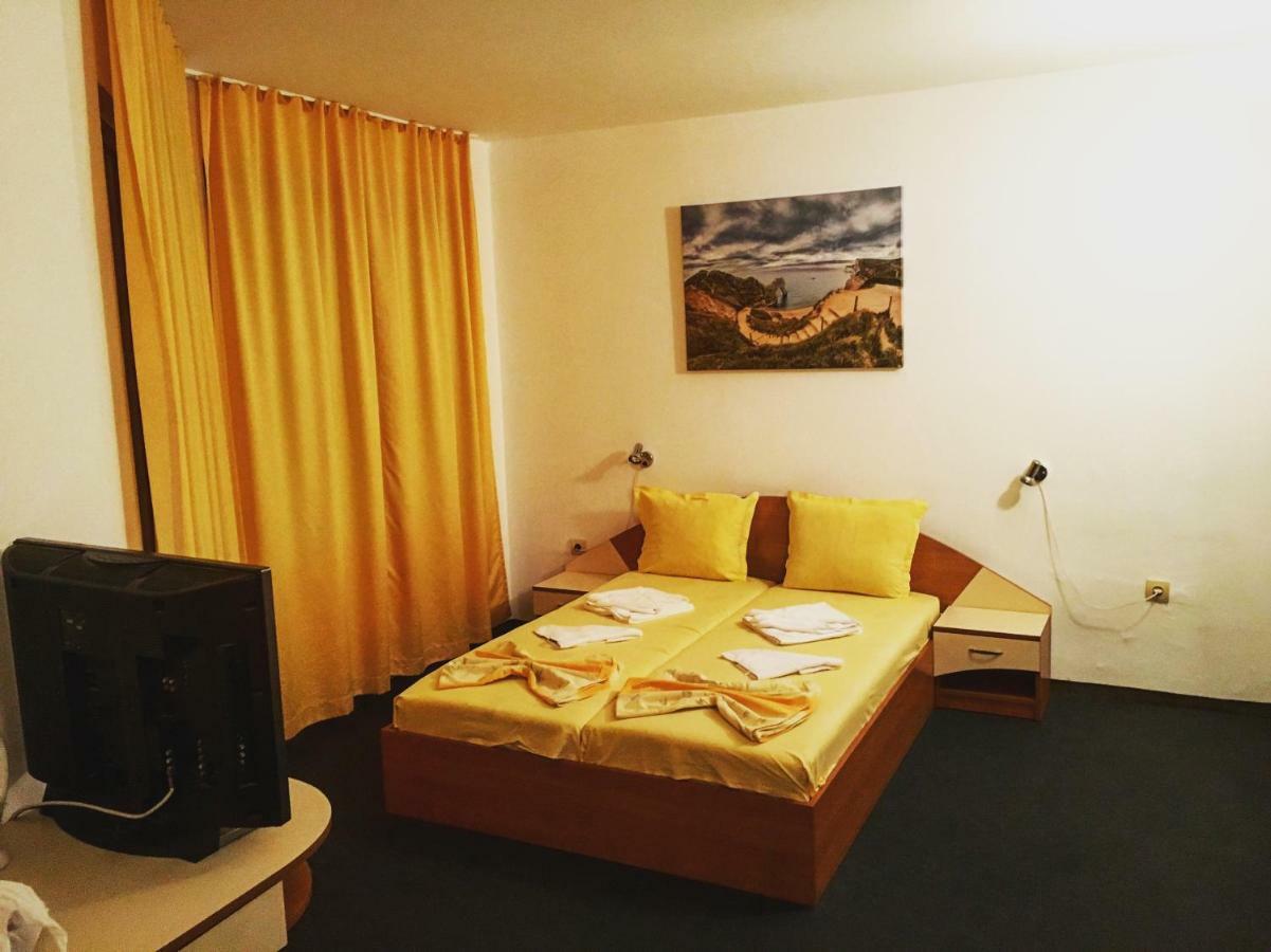 Family Hotel Friends Primorsko Exterior foto